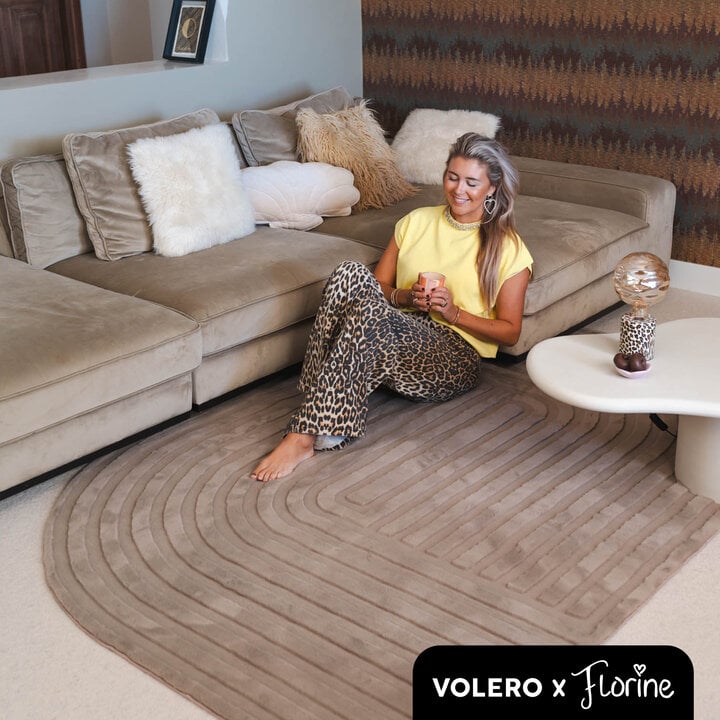 Volero x Florine vloerkleed - Flowy Arch Taupe